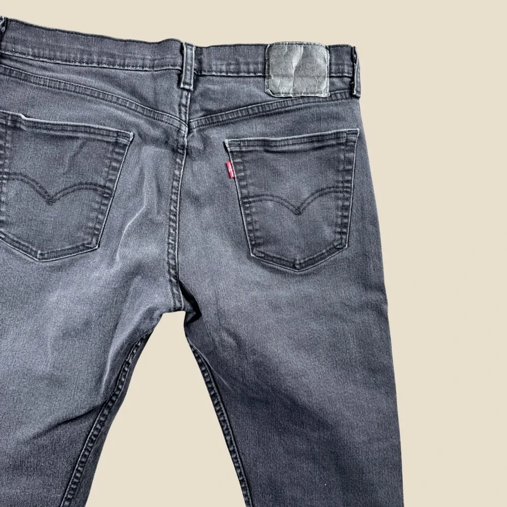 Levi's 502 Taper Jeans Men 34x32 Black Denim Faded Casual Streetwear 29507-0001
